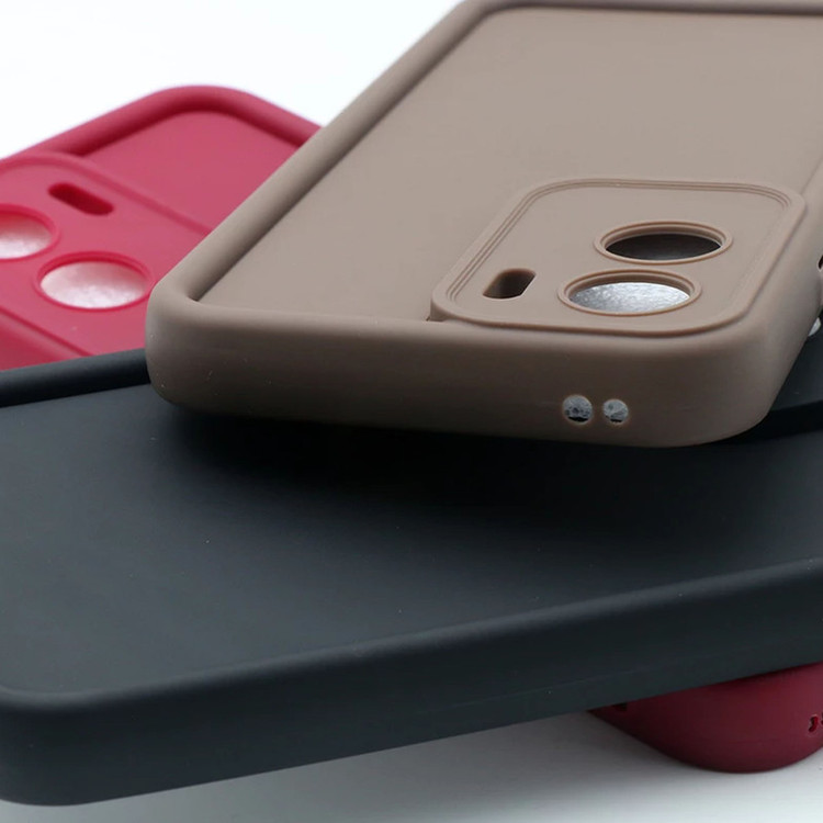 کاور موکولو مدل Silicone Puffer Strap مناسب برای گوشی موبایل شیائومی Redmi Note 12 Pro Plus به همراه بند آویز