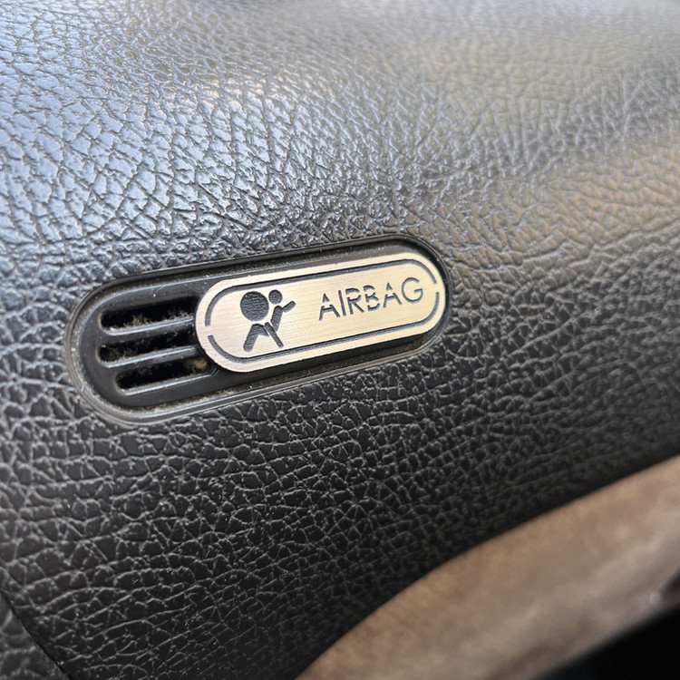 آرم خودرو مدل ایربگ کد AIR02 بسته دو عددی