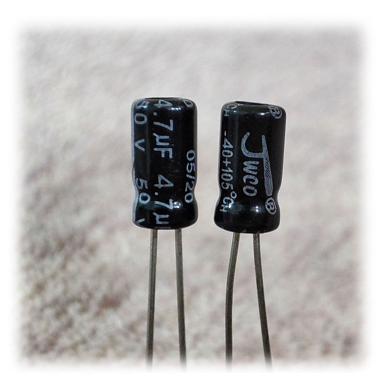 خازن الکترولیت 4.7uf-50V جی دبلیو کو کد Silvana-C02 بسته 100 عددی