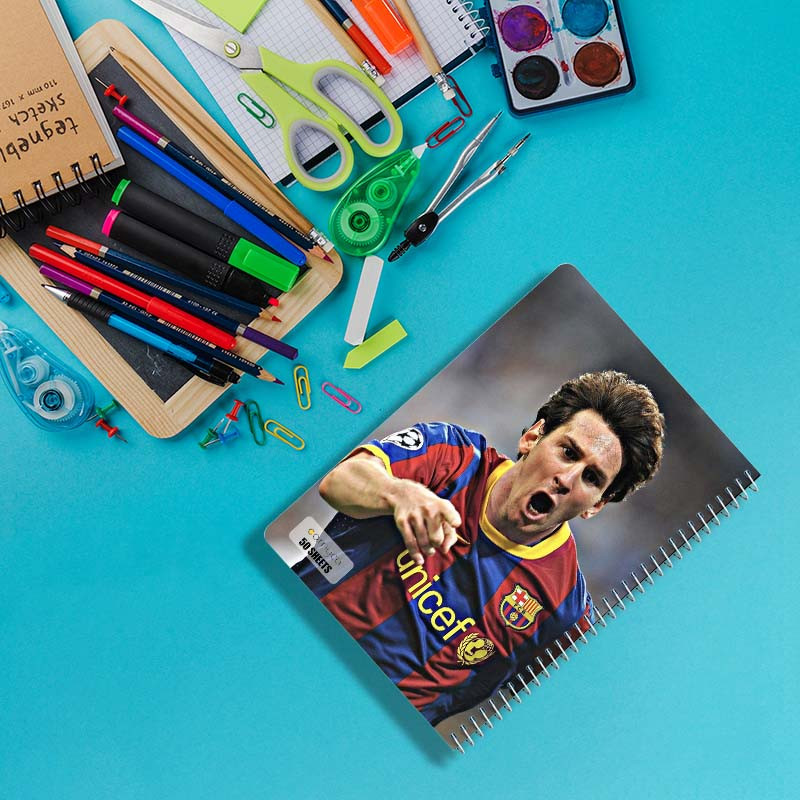 دفتر نقاشی 50 برگ کارنیکا طرح مسی Messi کد 99663 مجموعه 4 عددی
