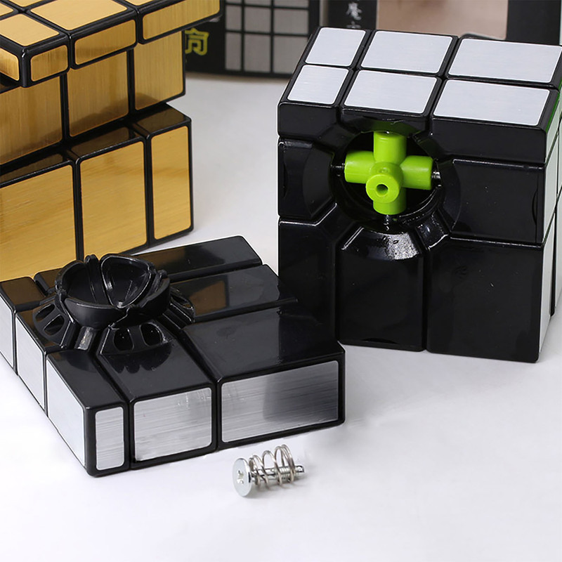 روبیک مدل آینهای 3×3 کای وای با چرخش نرم و طراحی داخلی بهبود یافته، مناسب بازی فکری و تقویت هوش در گروههای سنی مختلف، حجم 56×56×56 میلیمتر و وزن 100 گرم