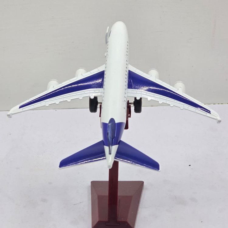 ماکت هواپیما ناب سل مدل فلزی موزیکال چراغدار ایرباسA380 استند دار با پله مسافر AIRBUS A380 همراه با جاسوییچی