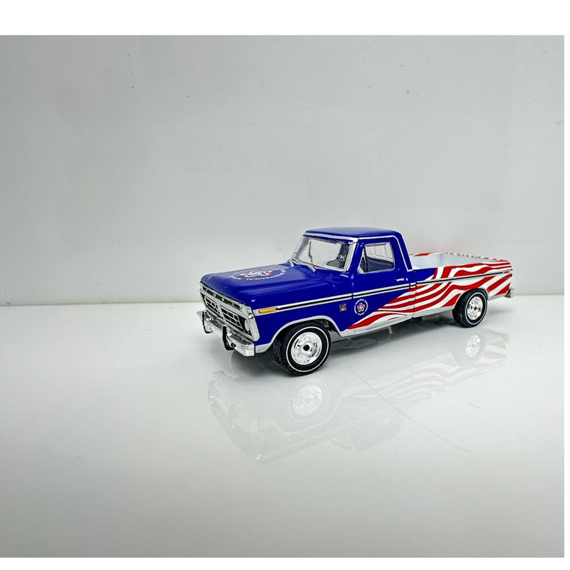 ماکت ماشین بازی گرینلایت مدل FORD PICKUP F150 1976 مقیاس 1:64 با حرکت اصطکاکی و طراحی دقیق